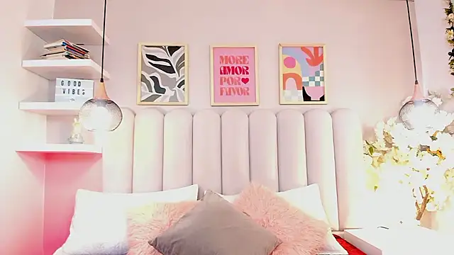 Isabella  gonzalez  online show from January 14, 2026, 6:08 am