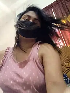 Snapshot of Tanha18 chatting on October 12, 2025, 8:24 am Tanha18 online show from October 12, 2025, 8:24 am