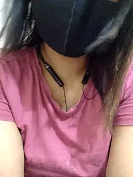 Snapshot of Tanha18 chatting on October 24, 2025, 10:44 am Tanha18 online show from October 24, 2025, 10:44 am