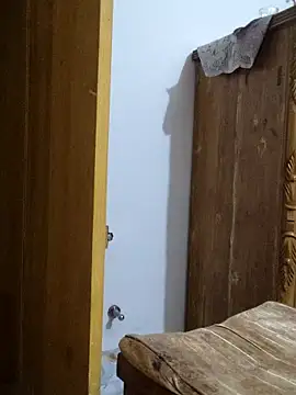 Snapshot of Tanha18 chatting on November 28, 2025, 6:43 pm Tanha18 online show from November 28, 2025, 6:43 pm