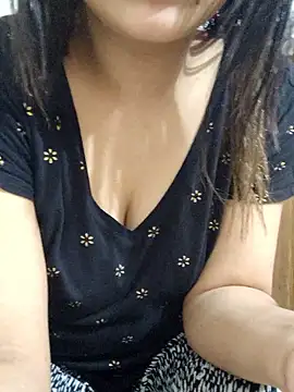 Tanha18 online show from December 3, 2025, 6:39 pm