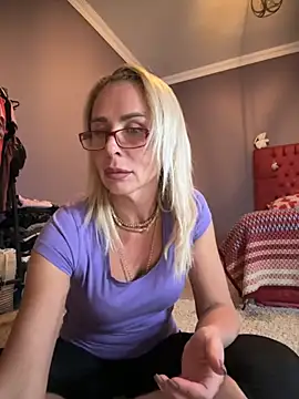 Snapshot of ElenabonyX chatting on November 3, 2025, 4:52 pm ElenabonyX online show from November 3, 2025, 4:52 pm