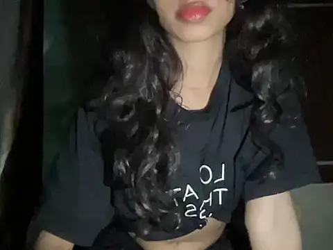 Snapshot of youngriri2 chatting on October 19, 2025, 8:31 pm youngriri2 online show from October 19, 2025, 8:31 pm