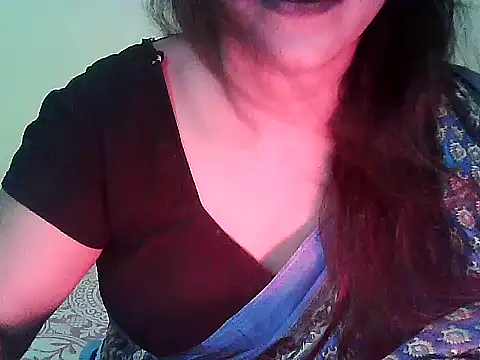 Snapshot of Model_Srinika chatting on October 24, 2025, 8:22 am Model Srinika online show from October 24, 2025, 8:22 am