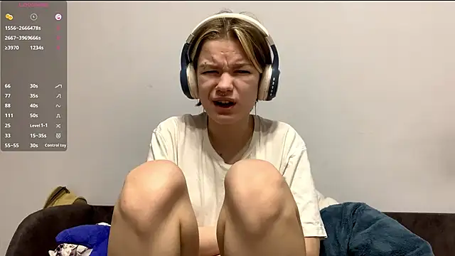 LorRebak online show from December 3, 2025, 9:40 am