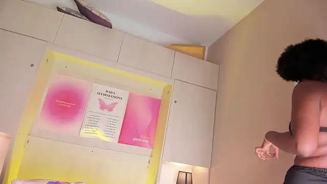 Snapshot of MaraBaker chatting on February 24, 2026, 12:03 pm MaraBaker online show from February 24, 2026, 12:03 pm