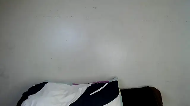 Snapshot of Yolaqueen04 chatting on November 15, 2025, 1:18 pm Yolaqueen04 online show from November 15, 2025, 1:18 pm