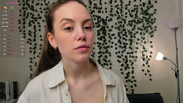 Snapshot of sweet_and_flirt chatting on October 18, 2025, 7:09 am sweet and flirt online show from October 18, 2025, 7:09 am