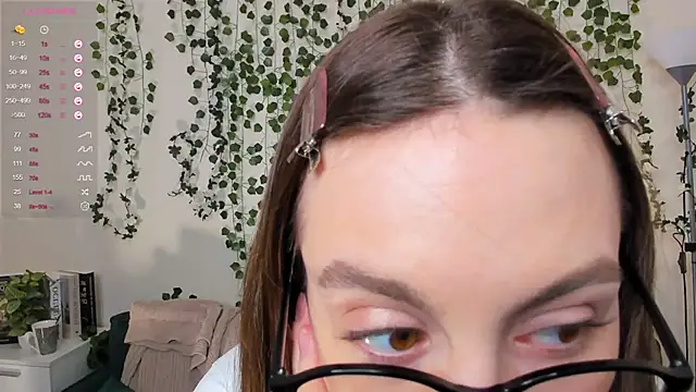 Snapshot of sweet_and_flirt chatting on November 8, 2025, 7:19 am sweet and flirt online show from November 8, 2025, 7:19 am