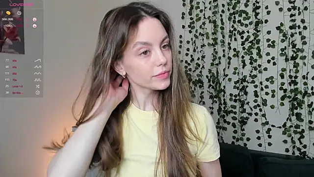 Snapshot of sweet_and_flirt chatting on November 22, 2025, 6:45 am sweet and flirt online show from November 22, 2025, 6:45 am