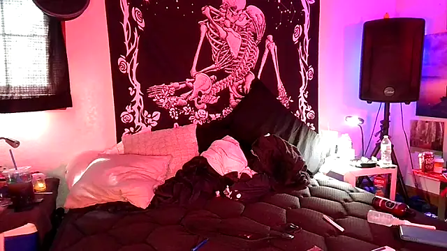 whitehole4bbc252 online show from April 3, 2026, 5:55 pm