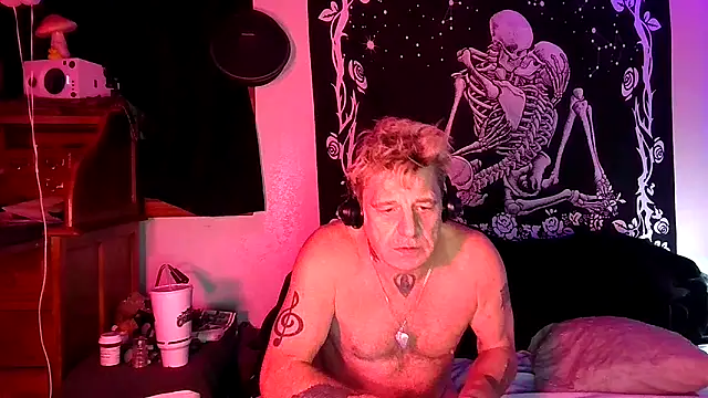 whitehole4bbc252 online show from April 21, 2026, 2:51 am