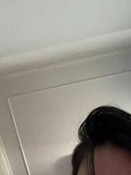 yiyi 3523 online show from March 10, 2026, 7:46 am