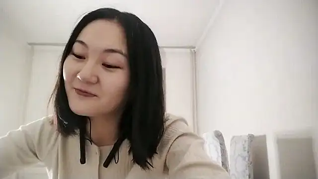 Lyndasilk online show from November 12, 2025, 2:17 pm