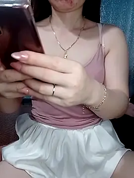 LeanaLy online show from June 24, 2026, 12:37 pm