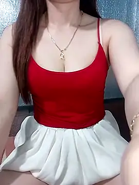 LeanaLy online show from July 7, 2026, 11:53 pm