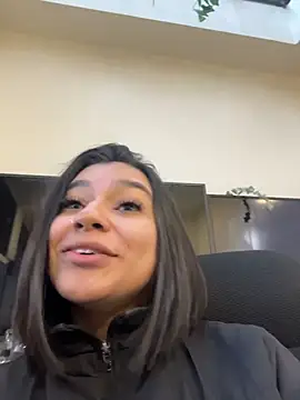 AlyssaRay online show from March 29, 2026, 11:43 am