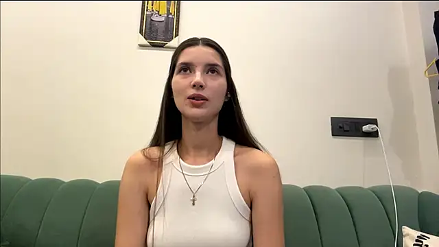 Snapshot of AlessiaChen chatting on October 18, 2025, 7:42 am AlessiaChen online show from October 18, 2025, 7:42 am