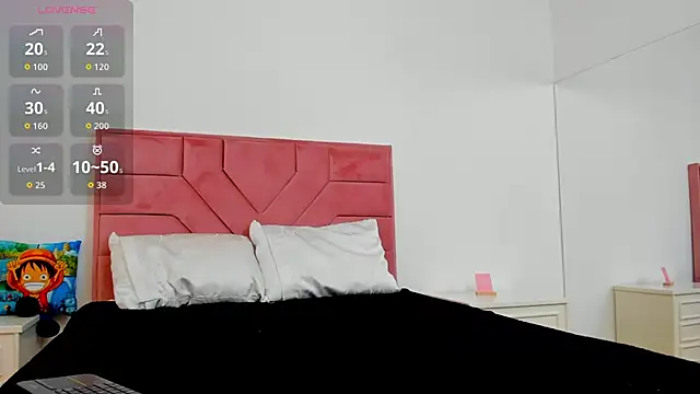 Snapshot of JulietteRoberts chatting on October 21, 2025, 9:37 pm JulietteRoberts online show from October 21, 2025, 9:37 pm