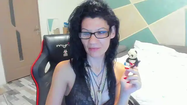 SweetSin40 online show from April 4, 2026, 6:05 pm