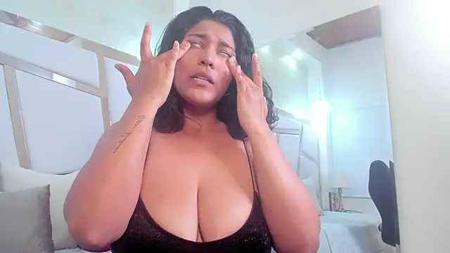 Snapshot of denisse_khan chatting on February 7, 2026, 8:34 pm denisse khan online show from February 7, 2026, 8:34 pm