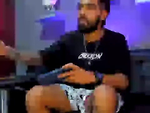 black kameron  online show from November 12, 2025, 9:25 pm