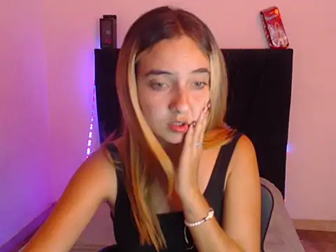 mandyy petite online show from October 17, 2025, 2:37 am