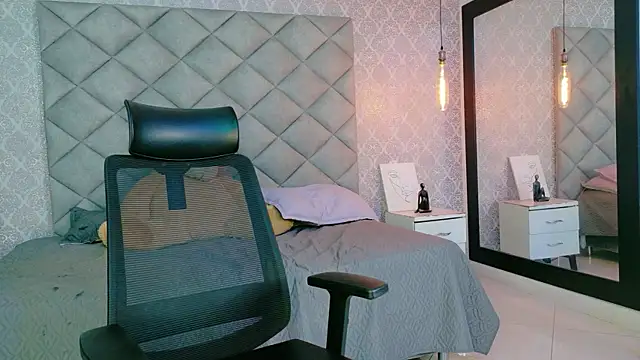 CARO ADAMS1 online show from January 14, 2026, 10:21 am