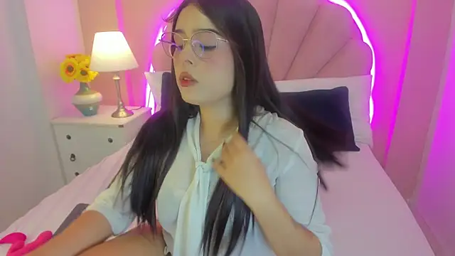 Snapshot of Alisson_pettite chatting on October 11, 2025, 7:34 pm Alisson pettite online show from October 11, 2025, 7:34 pm