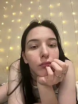 Snapshot of _LovelyDana_ chatting on October 13, 2025, 4:29 pm LovelyDana online show from October 13, 2025, 4:29 pm