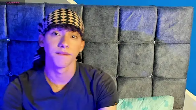 kalet-skinny online show from November 11, 2025, 2:17 pm