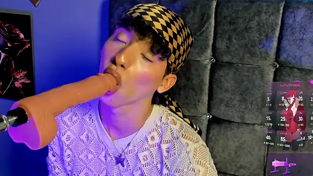 kalet-skinny online show from November 13, 2025, 4:17 pm