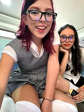 Snapshot of l0lita_sweet chatting on November 28, 2025, 7:27 pm l0lita sweet online show from November 28, 2025, 7:27 pm