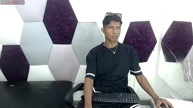 Snapshot of Mick_storm chatting on February 6, 2026, 6:55 pm Mick storm online show from February 6, 2026, 6:55 pm