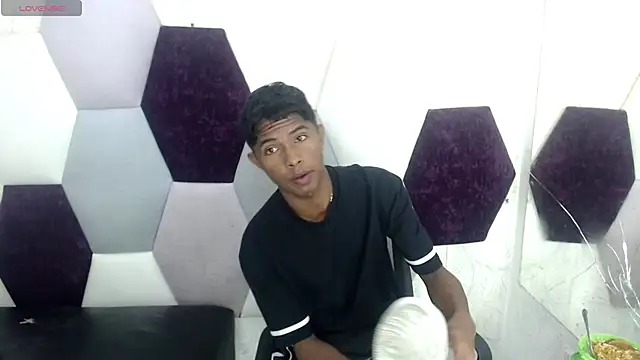 Snapshot of Mick_storm chatting on February 7, 2026, 1:04 pm Mick storm online show from February 7, 2026, 1:04 pm