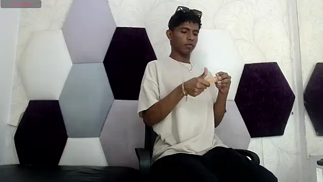 Snapshot of Mick_storm chatting on February 14, 2026, 7:32 pm Mick storm online show from February 14, 2026, 7:32 pm