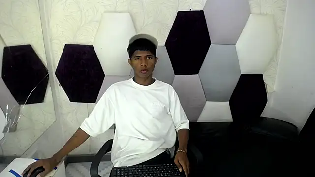 Snapshot of Mick_storm chatting on February 24, 2026, 7:01 pm Mick storm online show from February 24, 2026, 7:01 pm