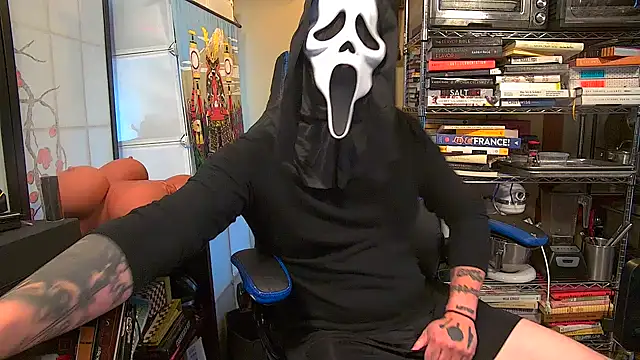 Snapshot of Uberstuff chatting on October 12, 2025, 6:29 pm Uberstuff online show from October 12, 2025, 6:29 pm