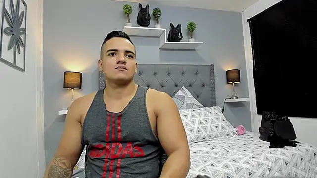 Snapshot of violeta_and_maxx chatting on November 9, 2025, 11:36 pm violeta and maxx online show from November 9, 2025, 11:36 pm