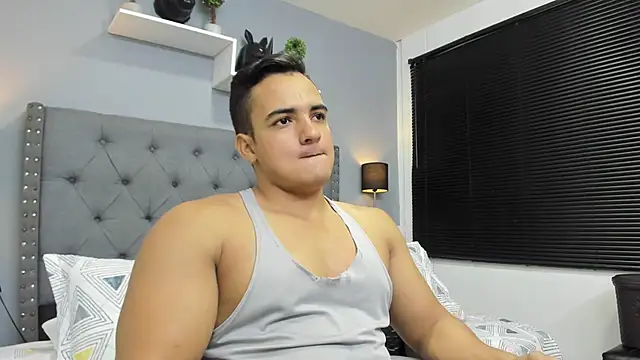 Snapshot of violeta_and_maxx chatting on November 27, 2025, 12:24 am violeta and maxx online show from November 27, 2025, 12:24 am