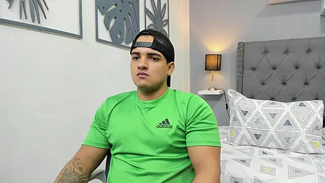 Snapshot of violeta_and_maxx chatting on November 28, 2025, 12:13 am violeta and maxx online show from November 28, 2025, 12:13 am