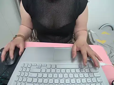 Hanna Mina online show from January 14, 2026, 2:12 pm