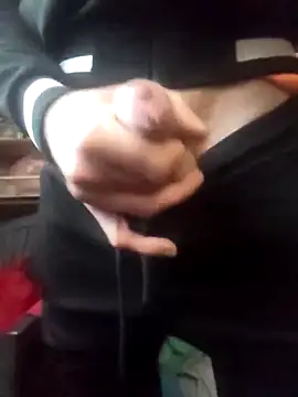 Snapshot of szabi1995 chatting on December 1, 2025, 10:20 am szabi1995 online show from December 1, 2025, 10:20 am