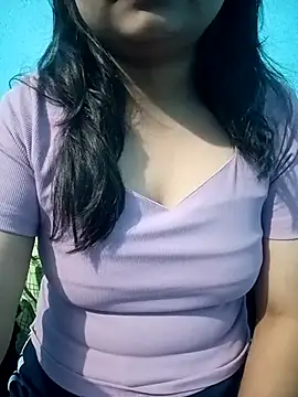 Snapshot of Model_Show01 chatting on October 27, 2025, 4:33 pm Model Show01 online show from October 27, 2025, 4:33 pm