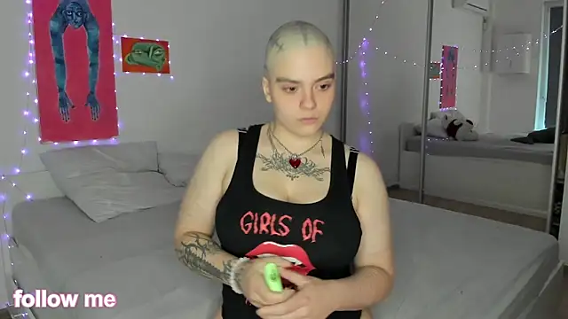 Snapshot of len_be chatting on October 25, 2025, 11:07 am len be online show from October 25, 2025, 11:07 am