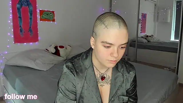 Snapshot of len_be chatting on November 2, 2025, 11:01 am len be online show from November 2, 2025, 11:01 am