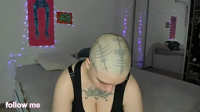 Snapshot of len_be chatting on November 12, 2025, 11:10 am len be online show from November 12, 2025, 11:10 am