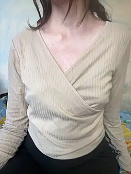 Snapshot of KittieCreme chatting on November 3, 2025, 9:21 am KittieCreme online show from November 3, 2025, 9:21 am