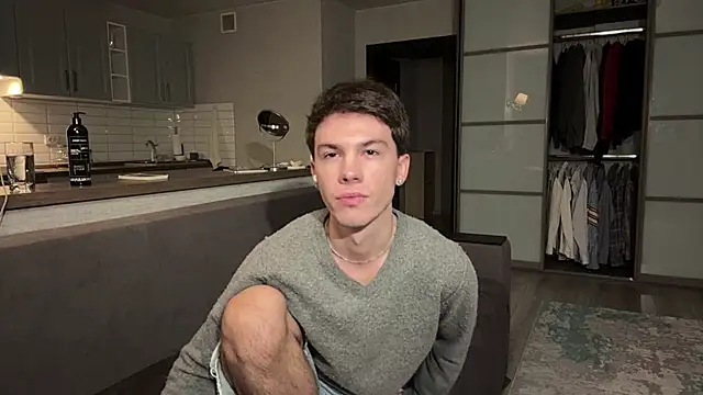 Jeremy1Scott online show from November 9, 2025, 3:27 am