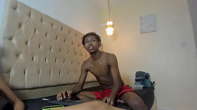 Snapshot of Hotblosson chatting on November 4, 2025, 4:28 pm Hotblosson online show from November 4, 2025, 4:28 pm